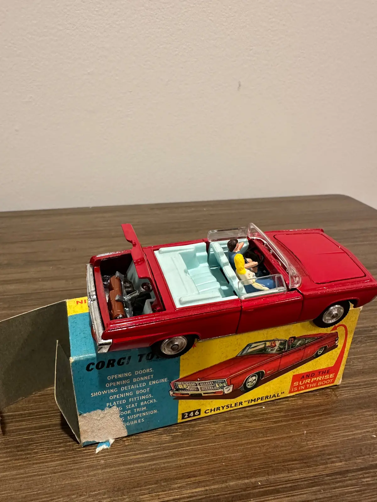 Corgi Toys 246 Chrysler Imperial With Original Box 1