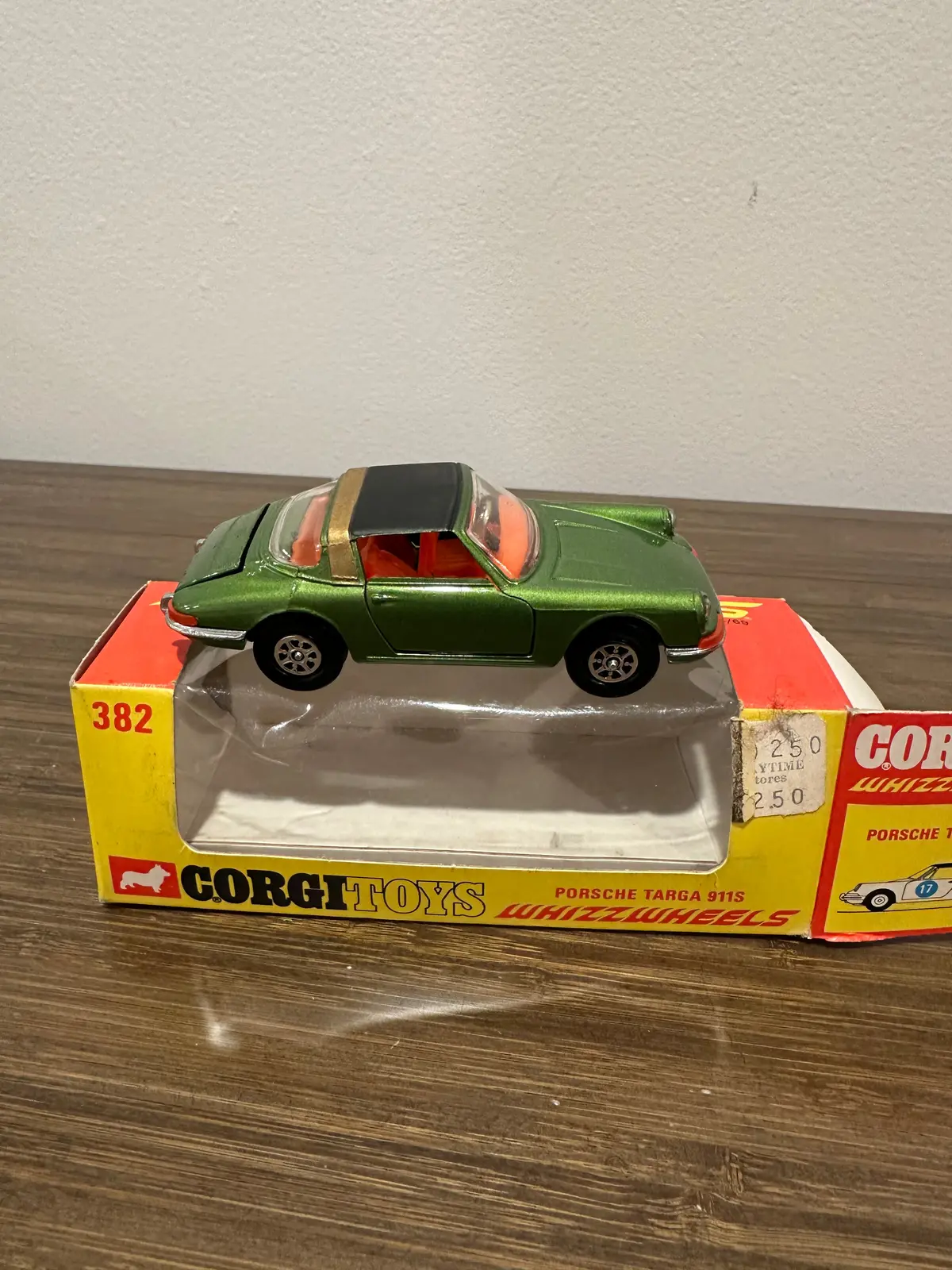 Corgi Toys 382 Porsche Targa 911S With Original Box 1