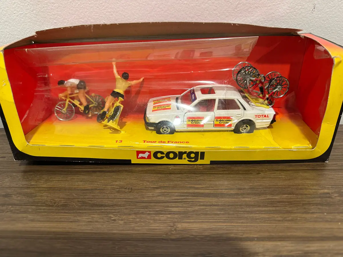 Corgi Gift Set 13 Tour De France With Original Box 1