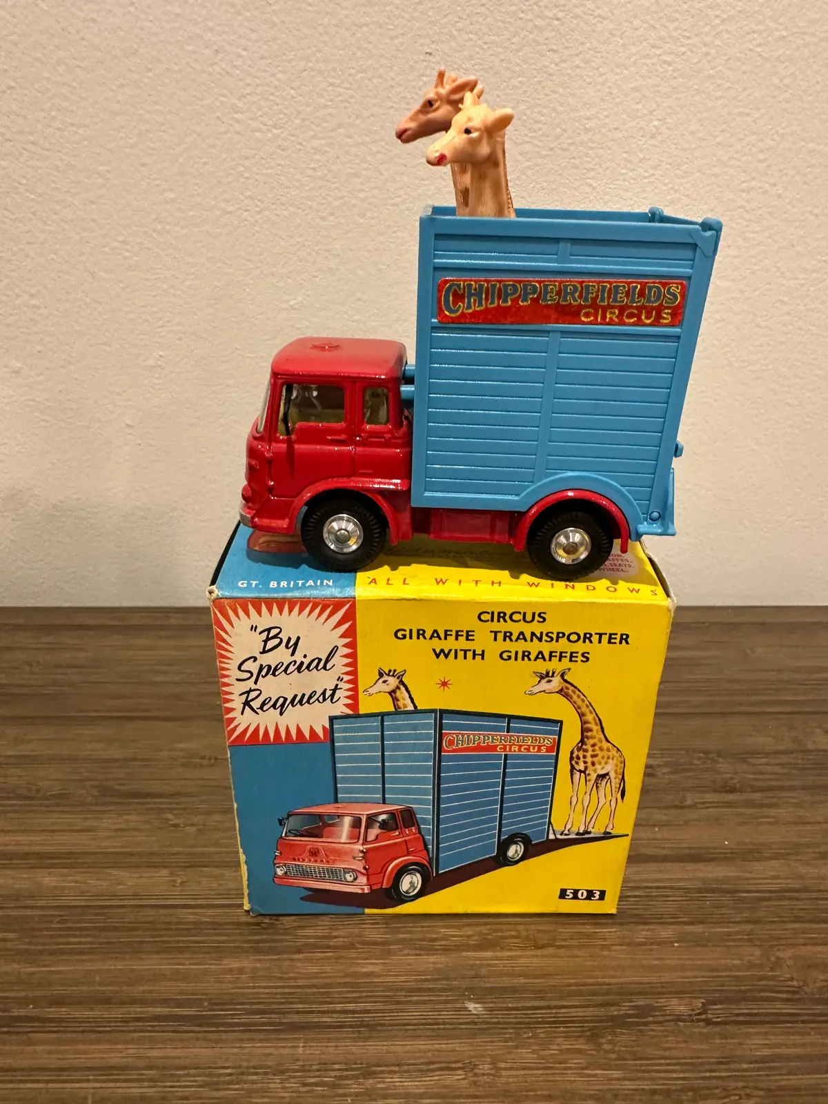 Corgi Toys 503 Chipperfields Circus Giraffe Transporter With Original Box 1