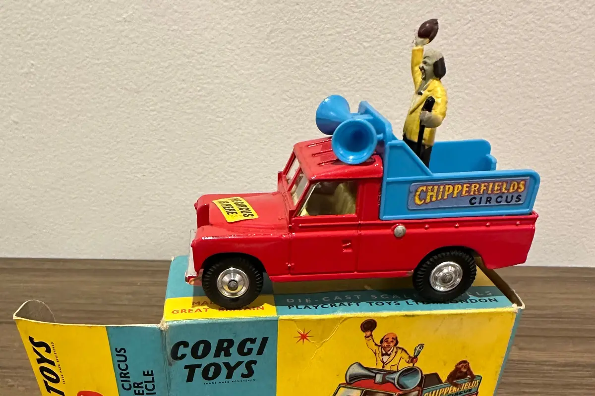 Corgi Toys 487 Chipperfields Circus Parade Vehicle With Original Box 1