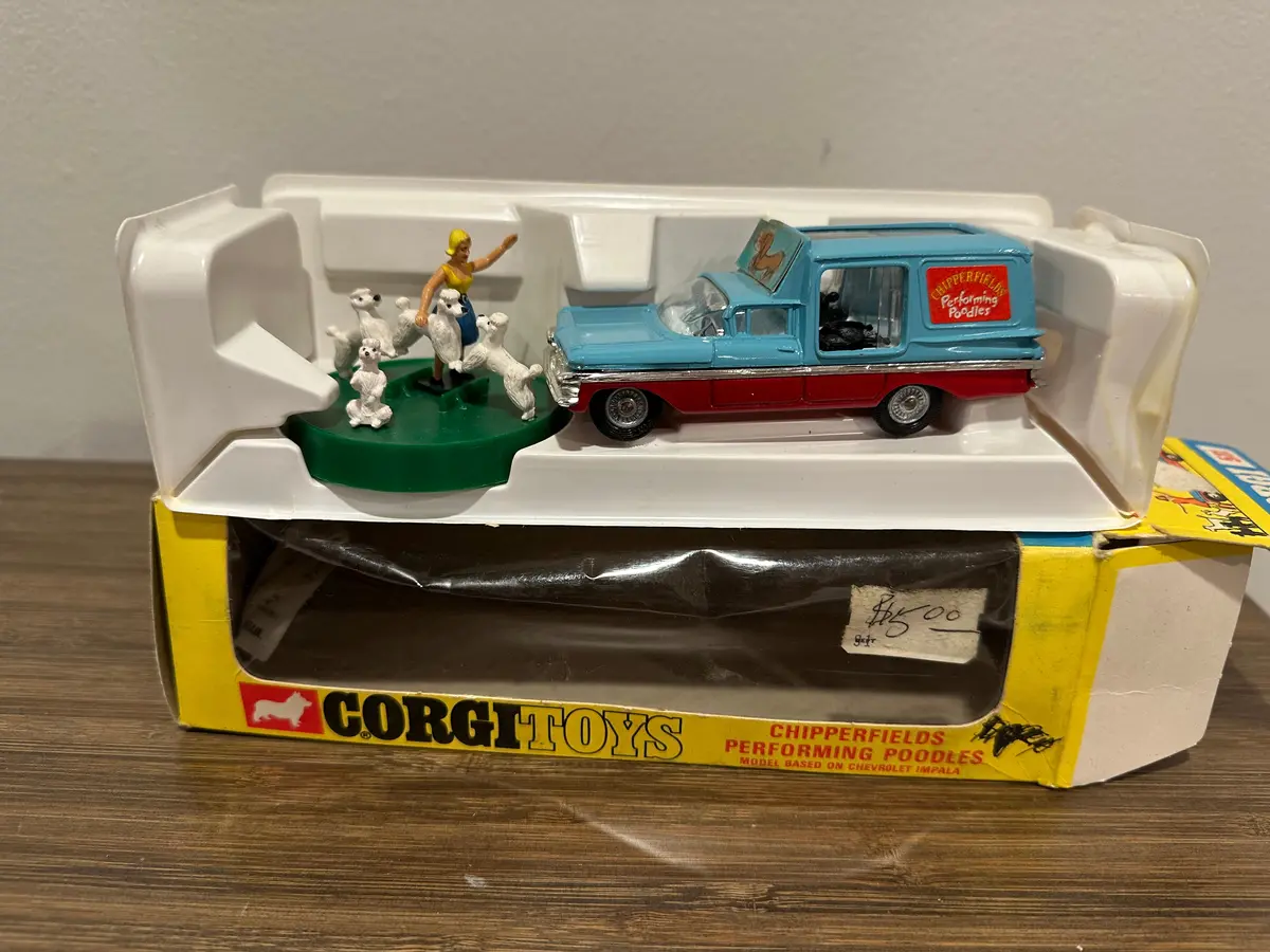Corgi Toys 511 Chipperfields Circus Performing Poodles With Original Box 1