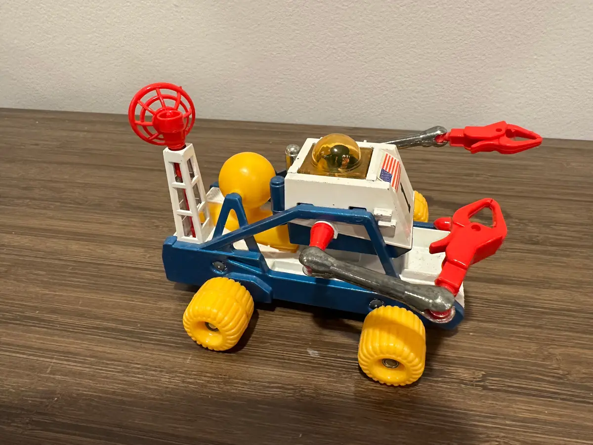 Corgi Toys 811 James Bond Moon Buggy 1