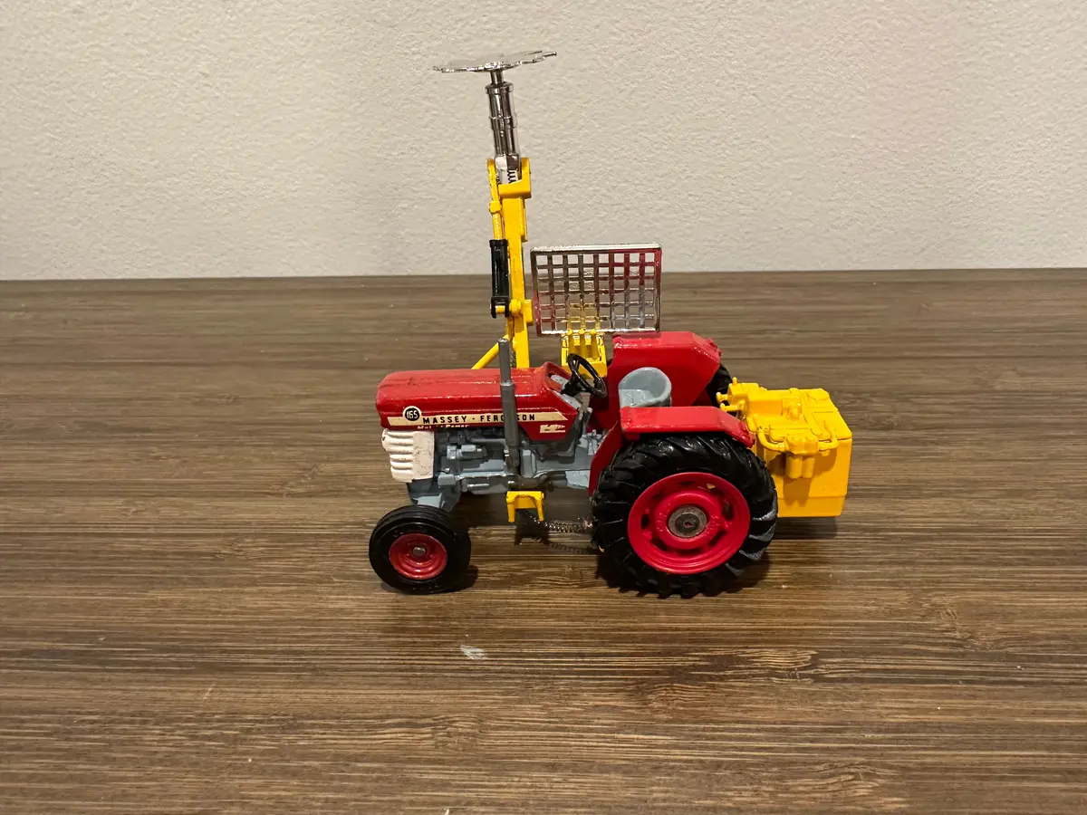 Corgi Toys 73 Massey Ferguson !65 With Saw Attachment 1
