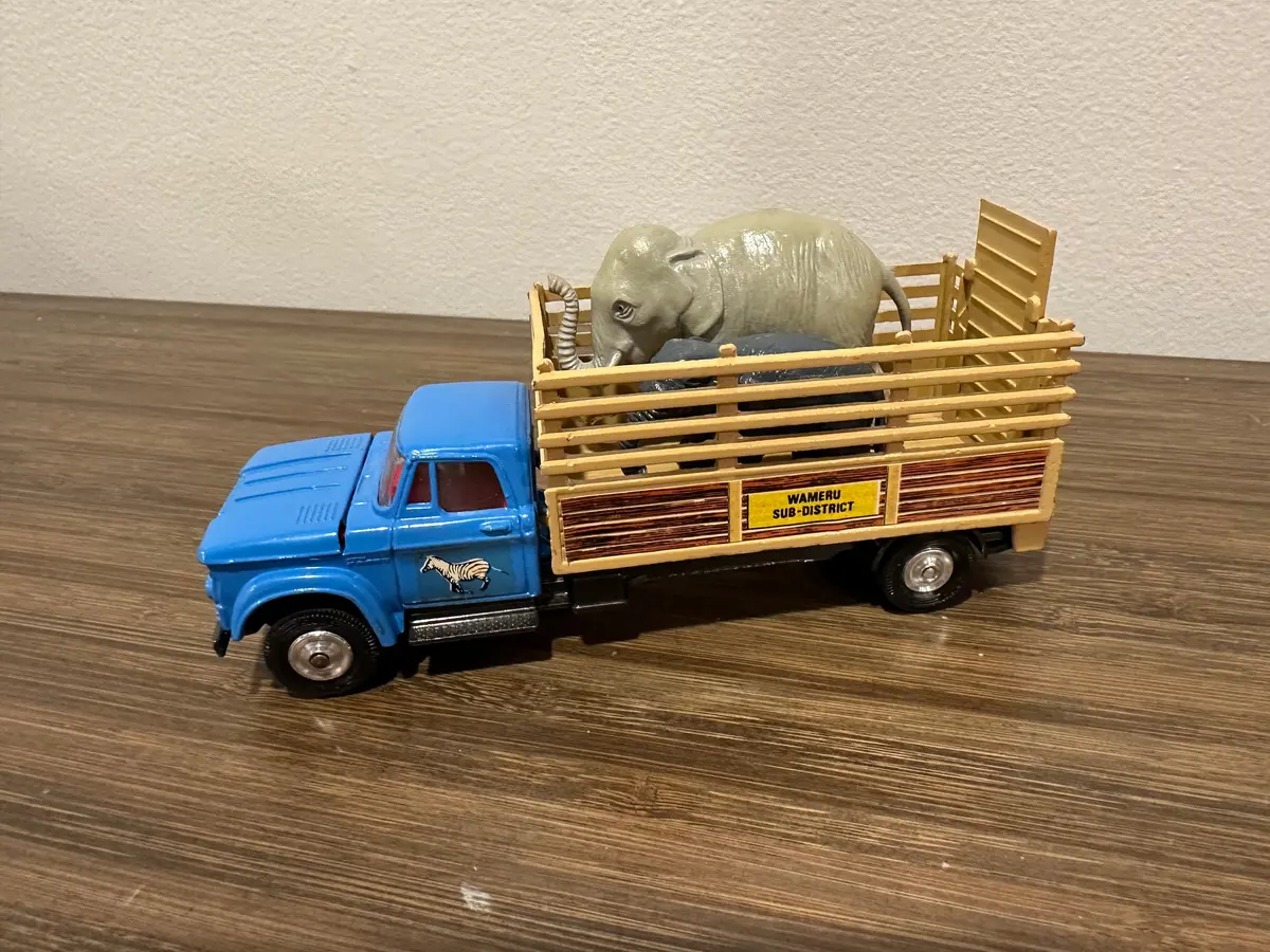 Corgi Toys Gift Set 14 Daktari Dodge Truck With Elephants 1