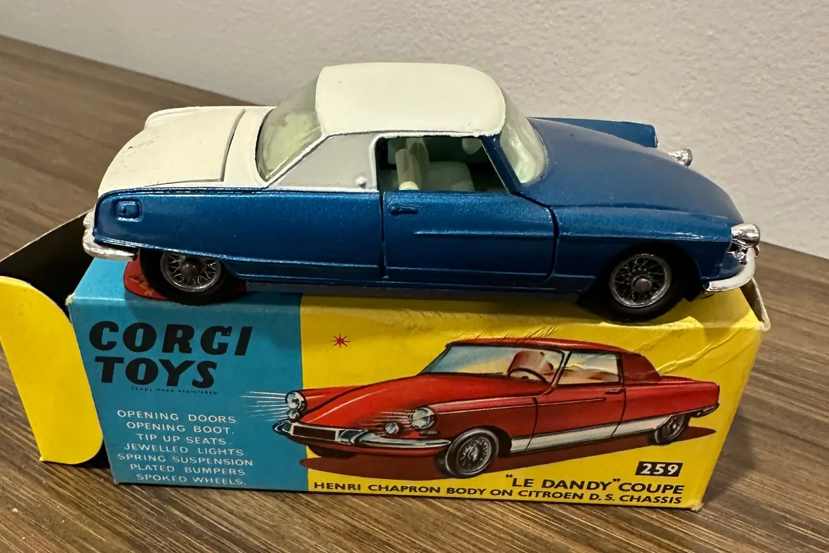 Corgi Toys 259 Citroen Le Dandy Coupé With Original Box 1