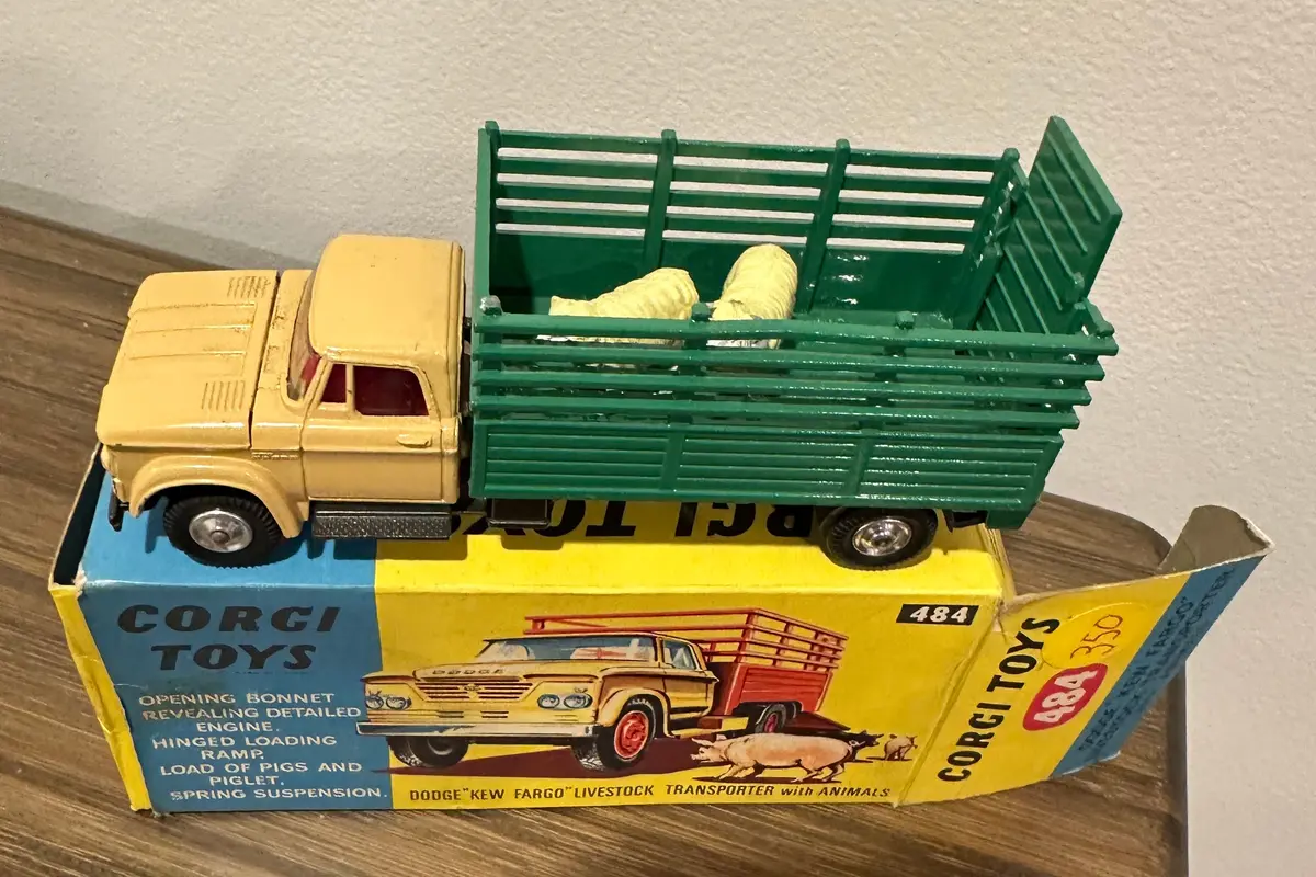 Corgi Toys 484 Dodge Kew Fargo Livestock Transporter With Original Box 1