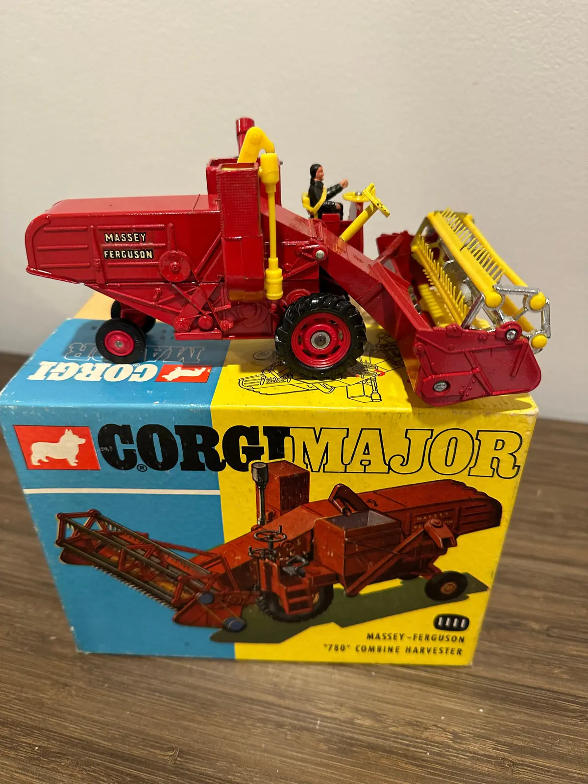 Corgi Major 1111 Massey Ferguson Combine Harvester In Original Box 2