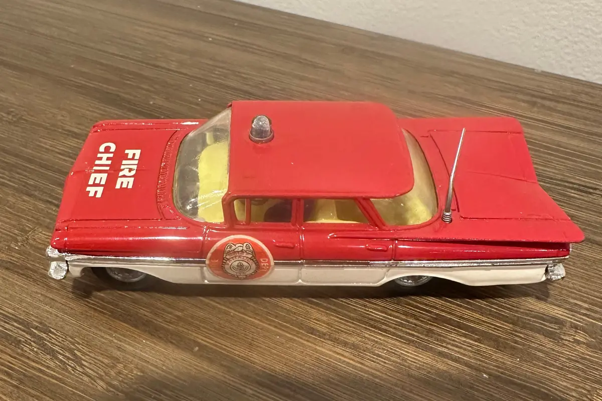 Corgi Toys 482 Chevrolet Impala Fire Chief 1