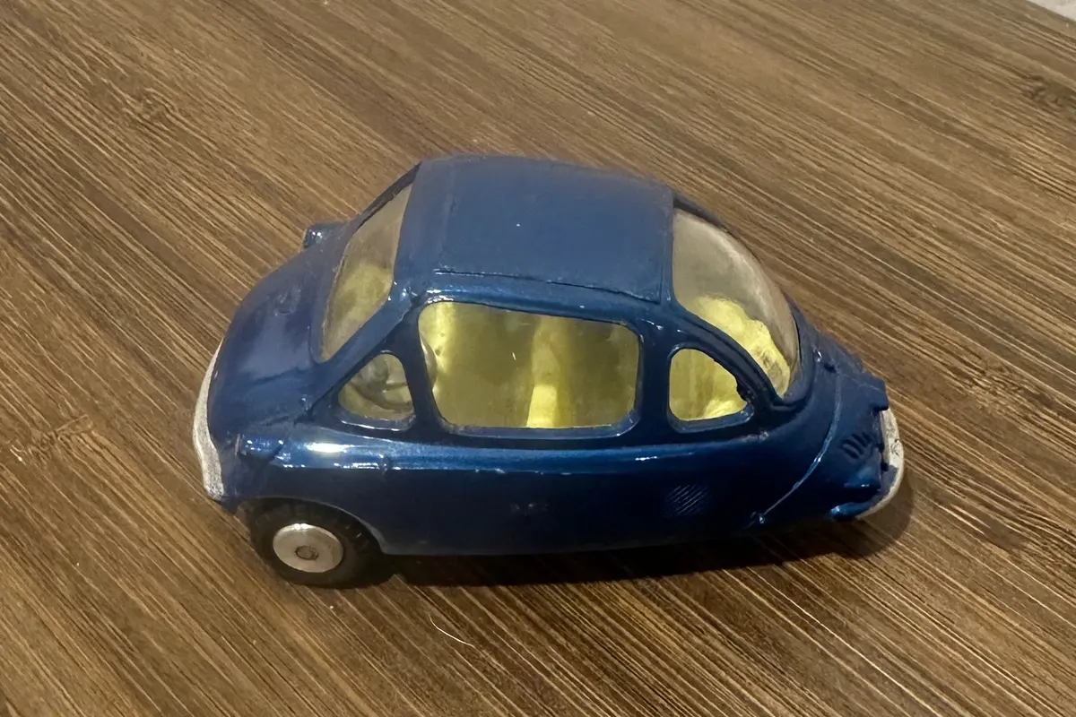 Corgi Toys 233 Heinkel Trojan Economy Cars 1