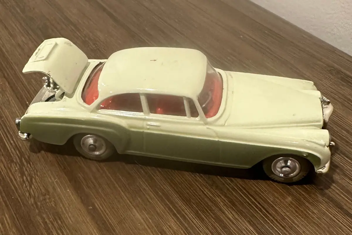 Corgi Toys 224 Bentley Continental Sports Saloon 1
