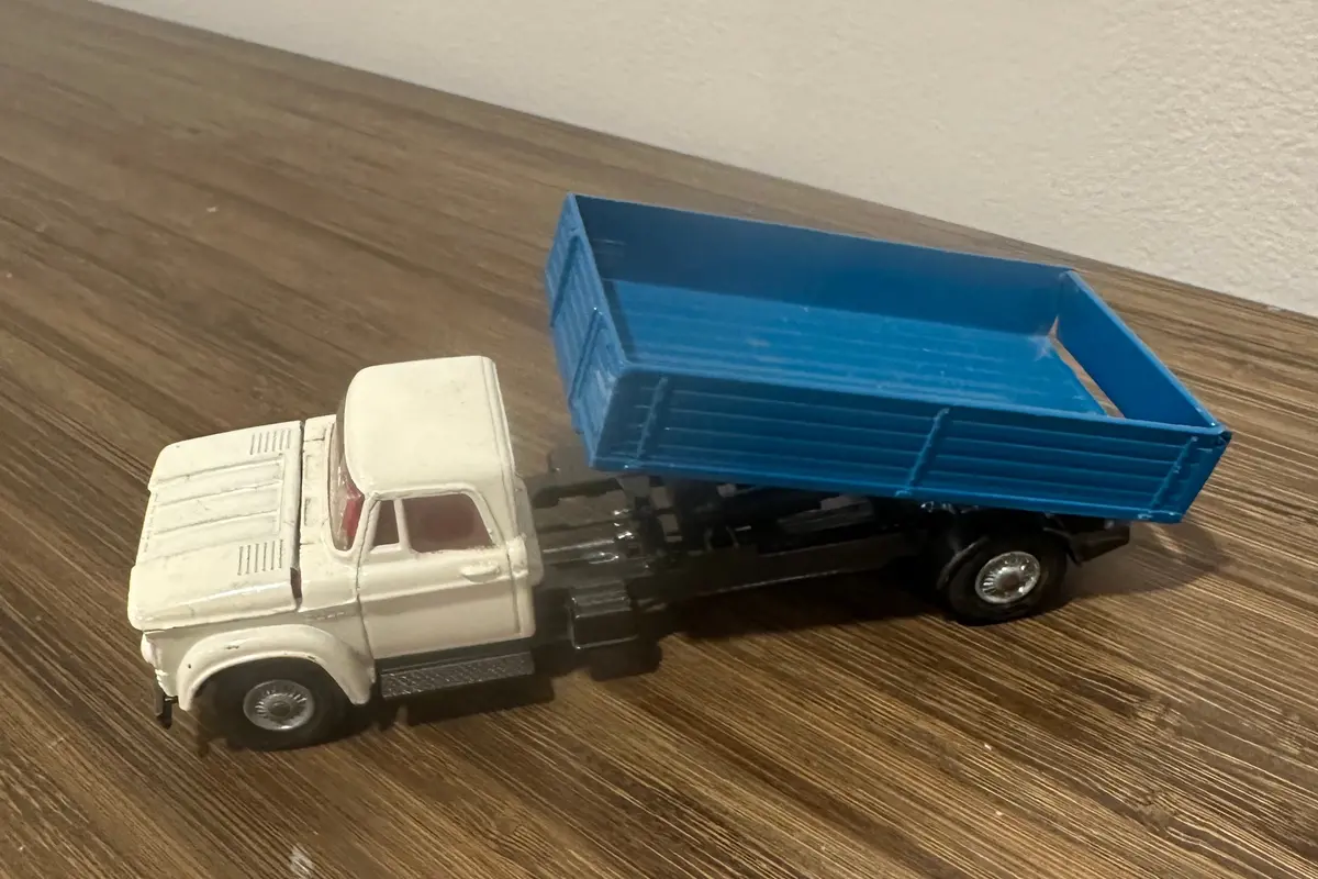 Corgi Toys 483 Dodge Key Fargo Tipping Truck 1