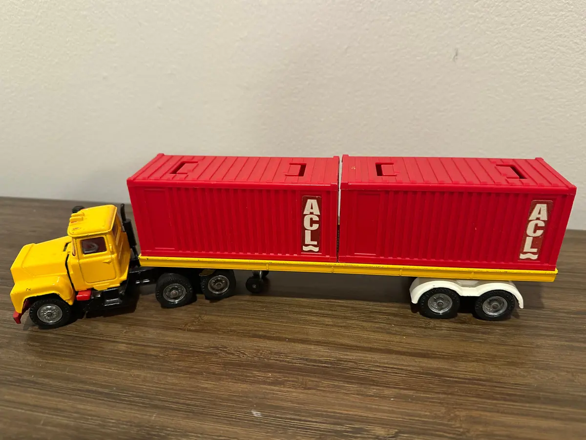 Corgi Major 1106 Mack Container Truck 1