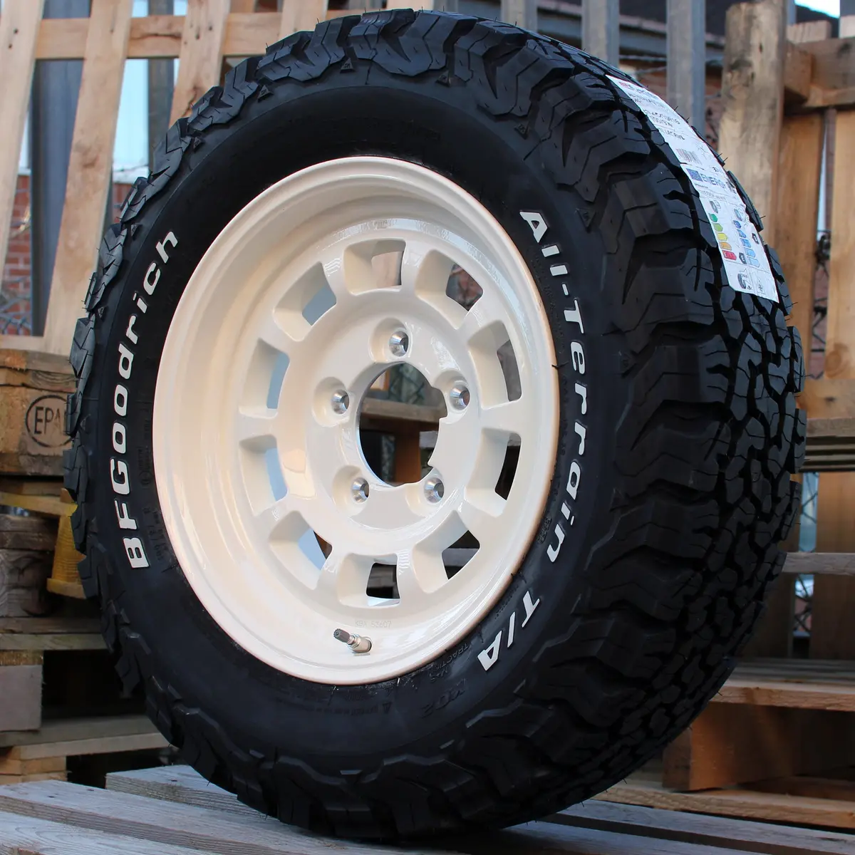 High Peak J-01 Wheel & Tyre Package For Suzuki Jimny (2018+) 1