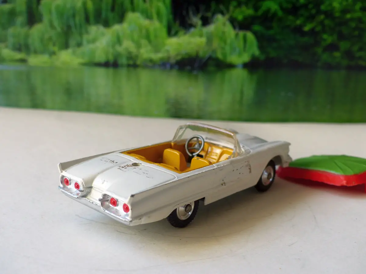 430 Ford Thunderbird Bermuda Taxi 2