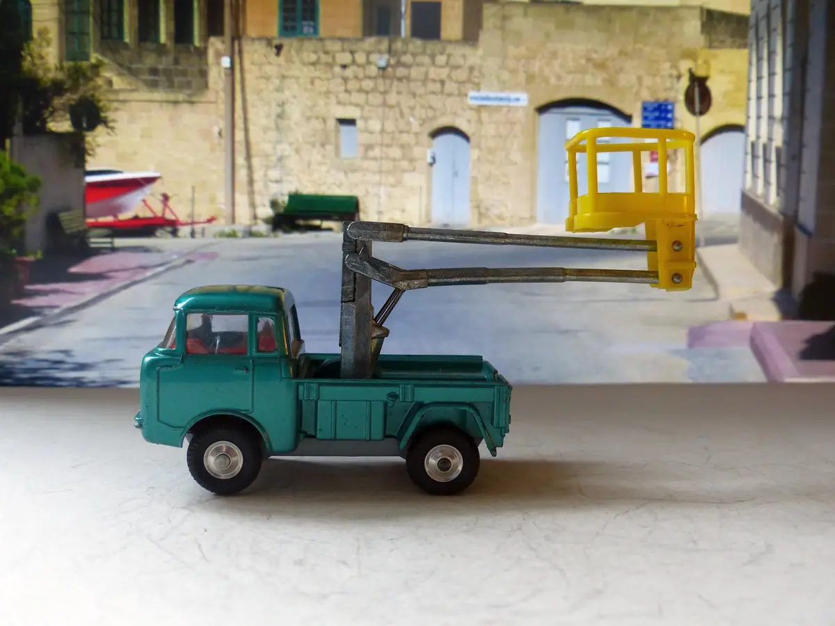 478 Jeep Fc-150 Tower Wagon With Red Interior 1