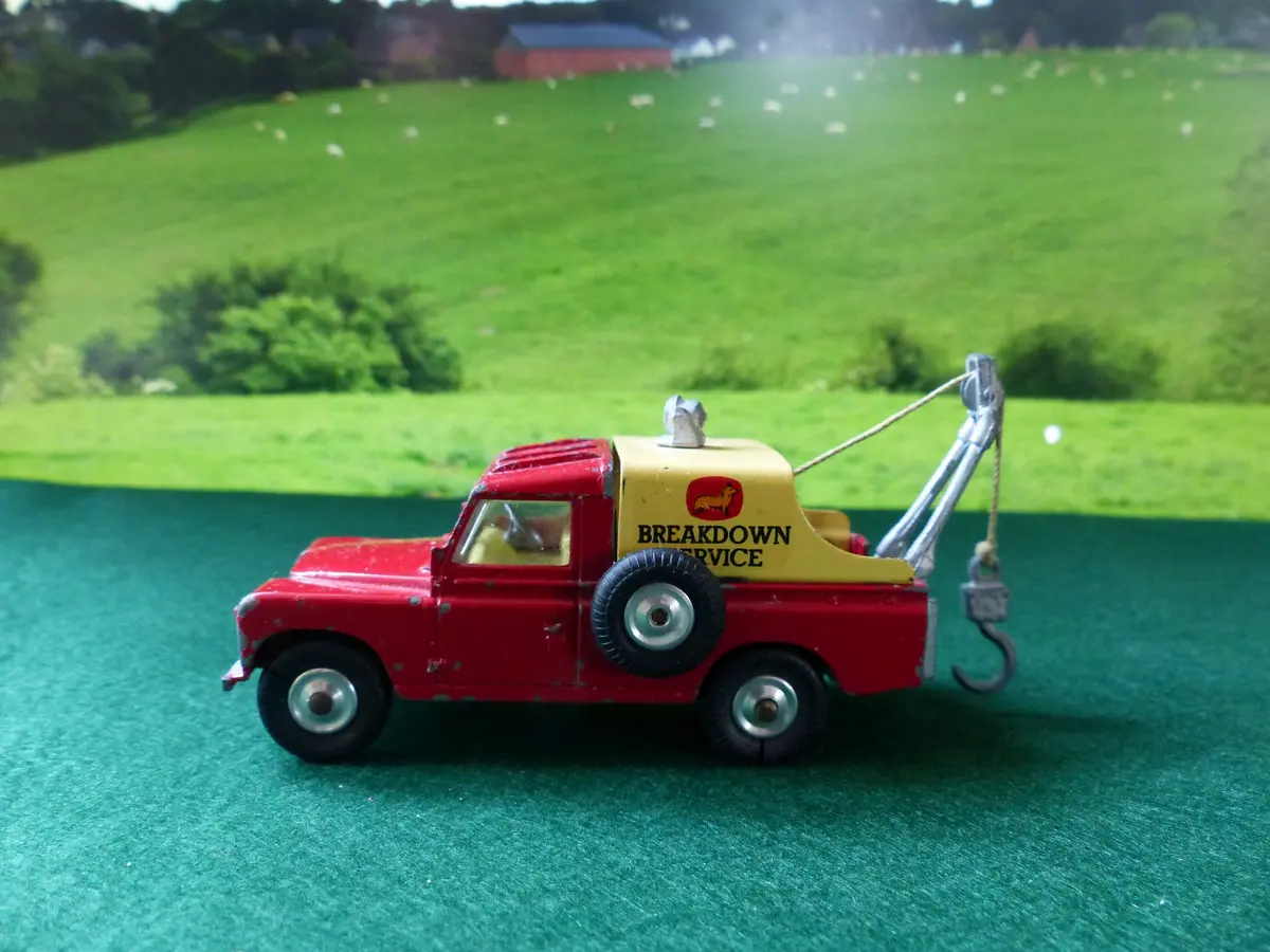 417S Land Rover Breakdown Truck With Type 1 Jib 1