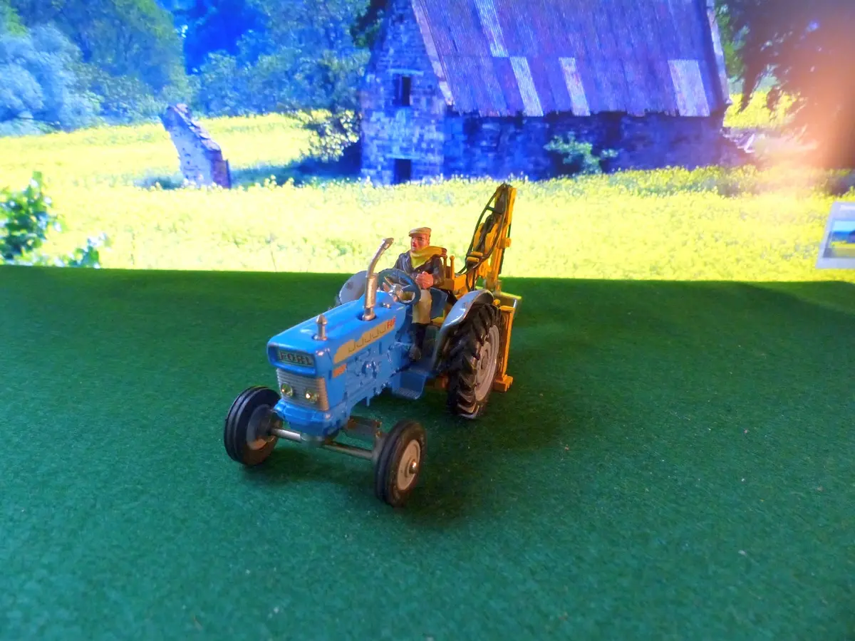 72 Ford 5000 Tractor With Trenching Bucket At Rear 2