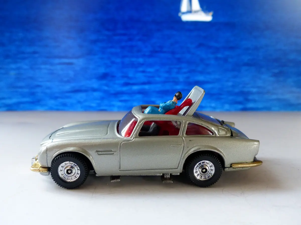 270 James Bond Aston Martin Db5 Type 5 Mint With Original Box 1