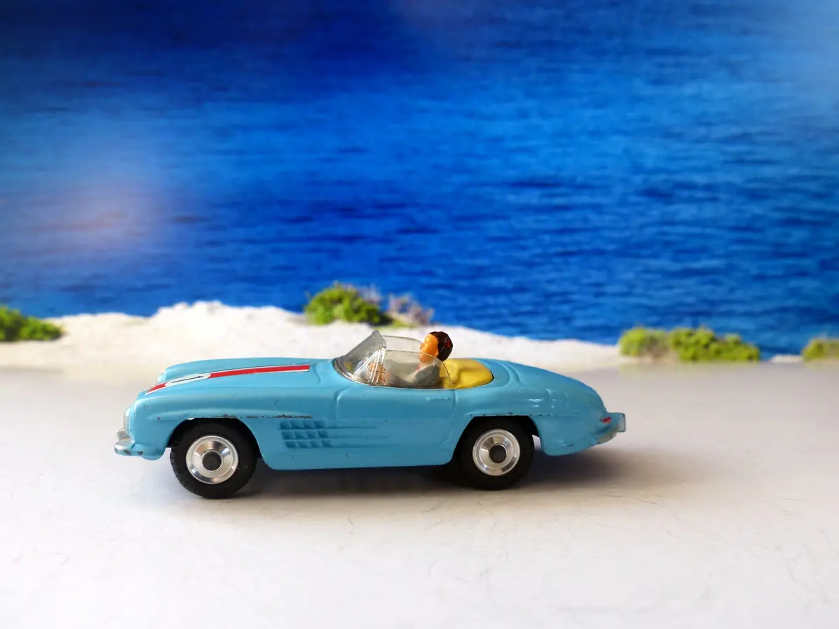 303S Mercedes-Benz 300Sl Open Top In Blue With Yellow Interior 1