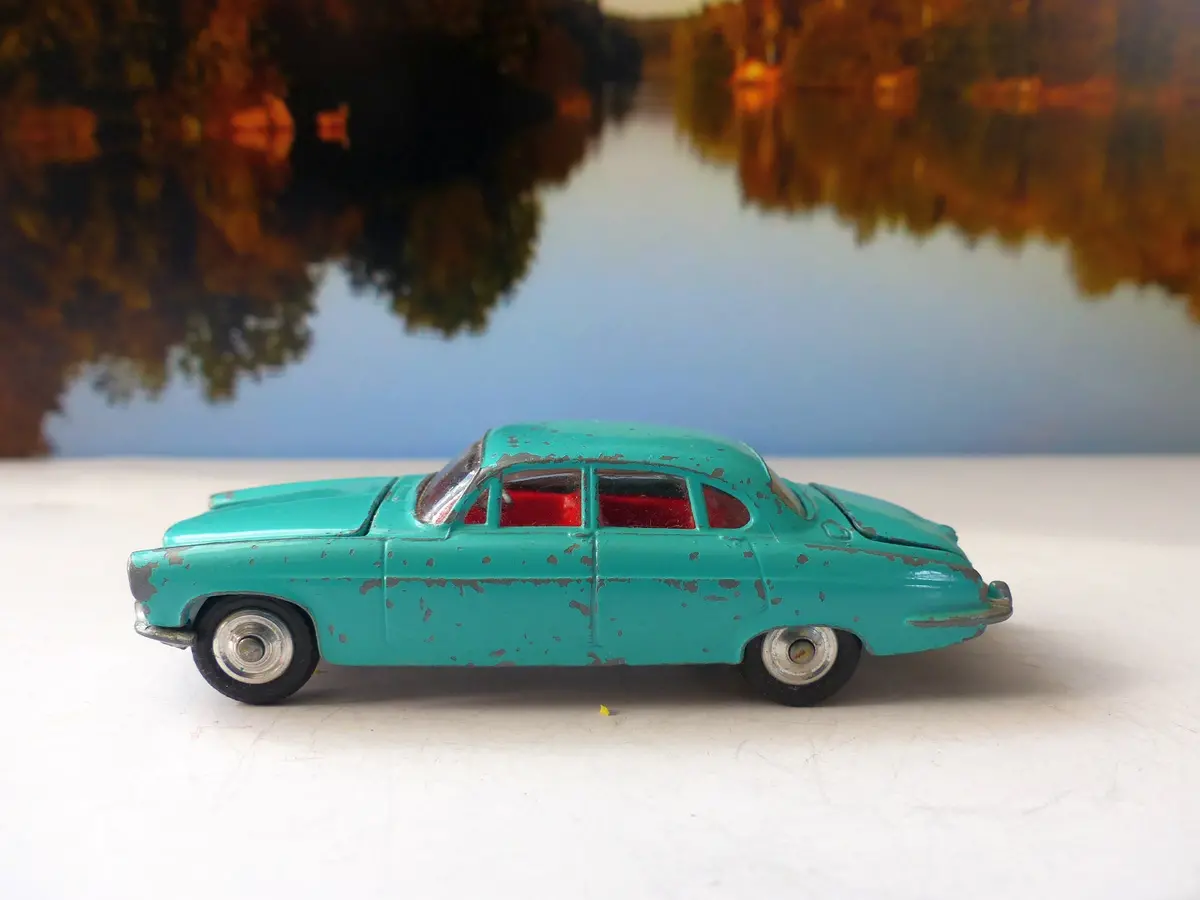 238 Jaguar Mk X In Pale Green 1