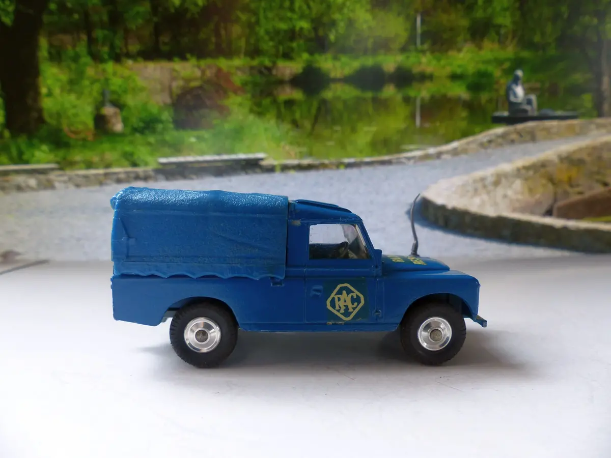 416S Rac Radio Rescue Land Rover With Original Box 1