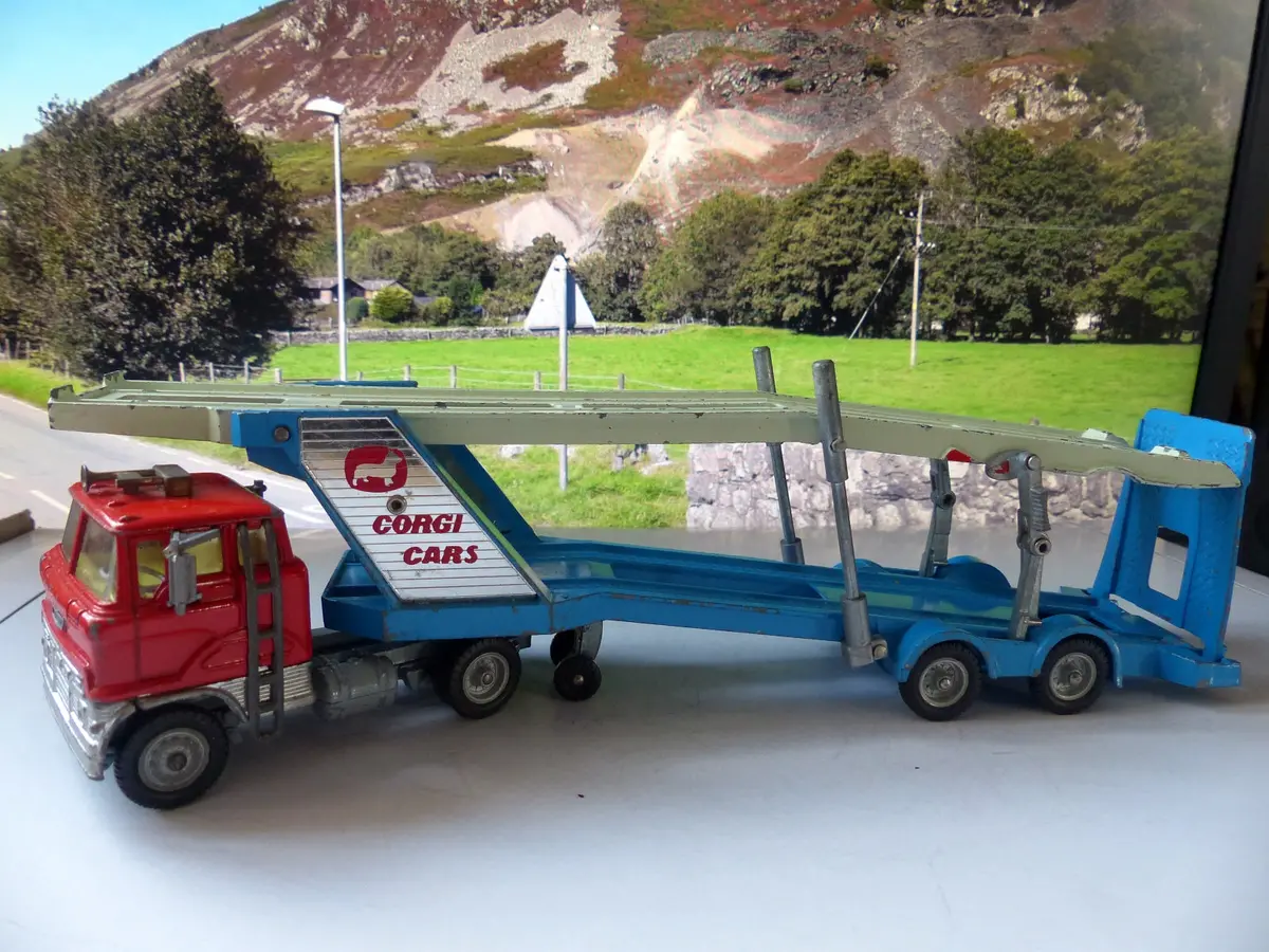 1138 Ford Car Transporter 1
