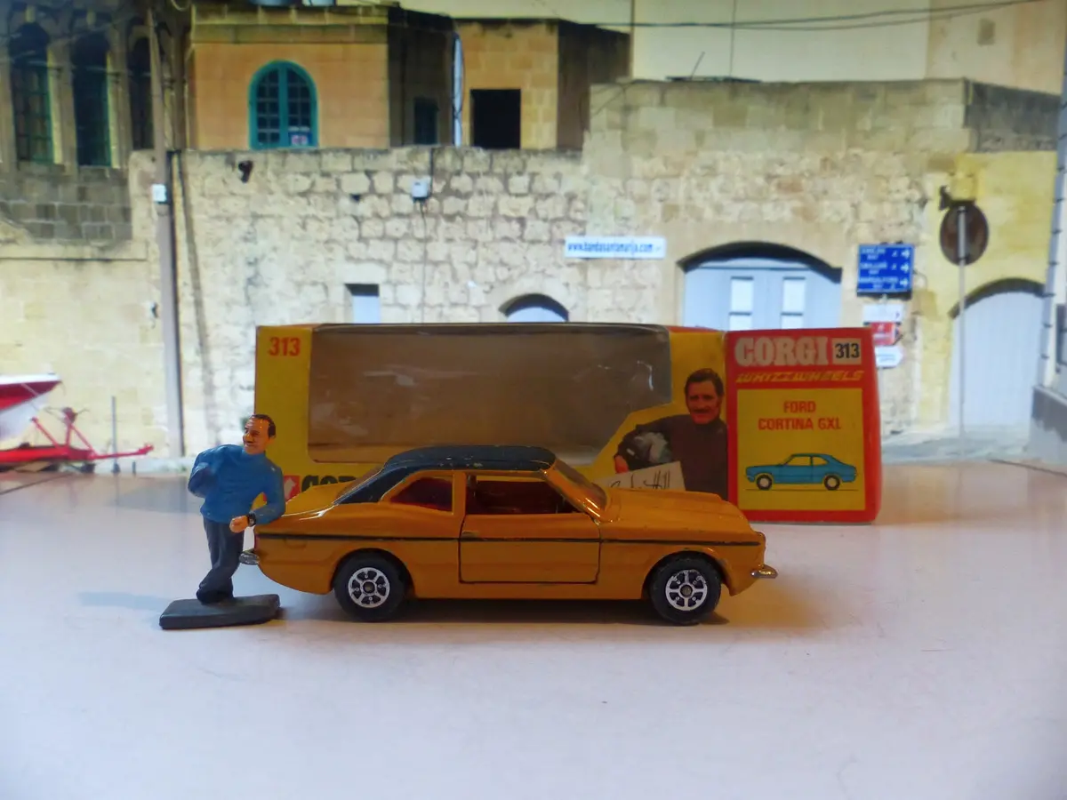 313 Ford Cortina Mk Iii Gxl Graham Hill In Beige With Original Box 1