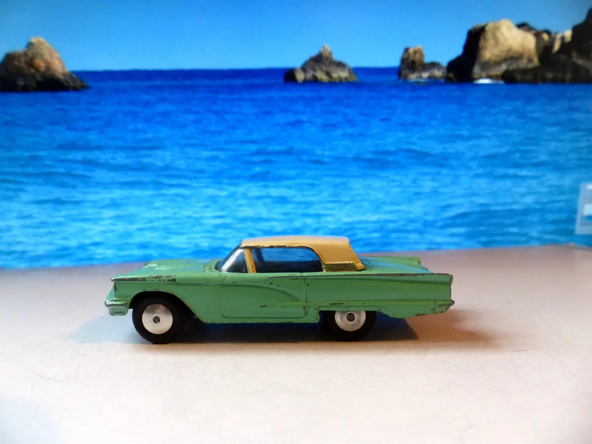 214 Ford Thunderbird Hard Top *Rare Early Edition* (2) 1