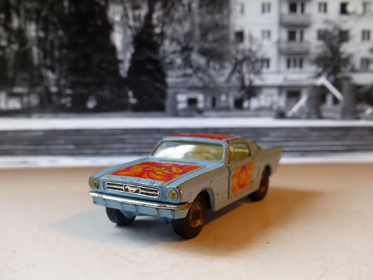 348 Ford Mustang 'Flower Power' Edition 1