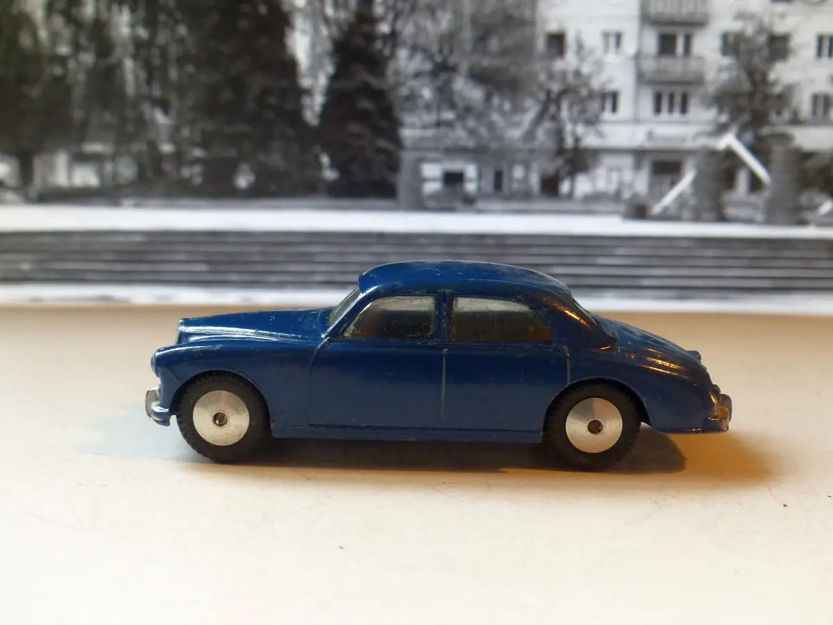205M Riley Pathfinder (2) 1