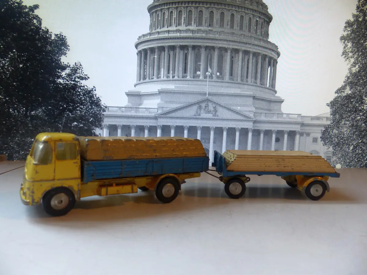 Gift Set 11 Erf Lorry + Trailer And Loads 1