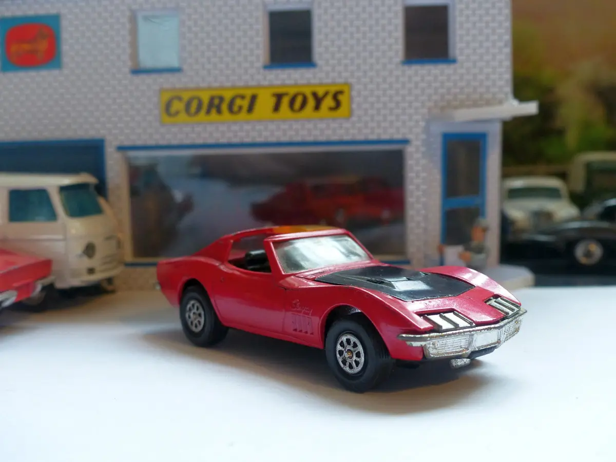 387 Chevrolet Corvette Stingray In Pink 1