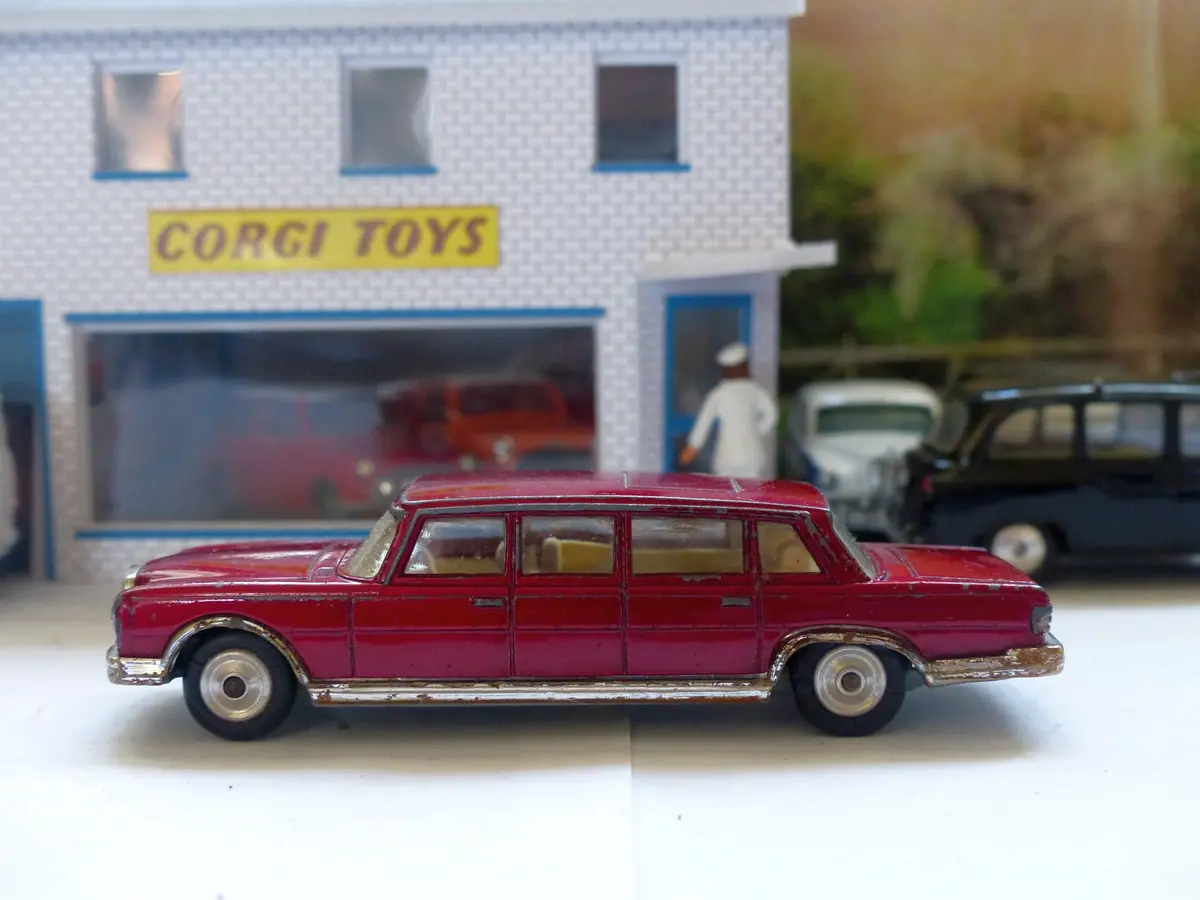 247 Mercedes-Benz 600 Pullman 1