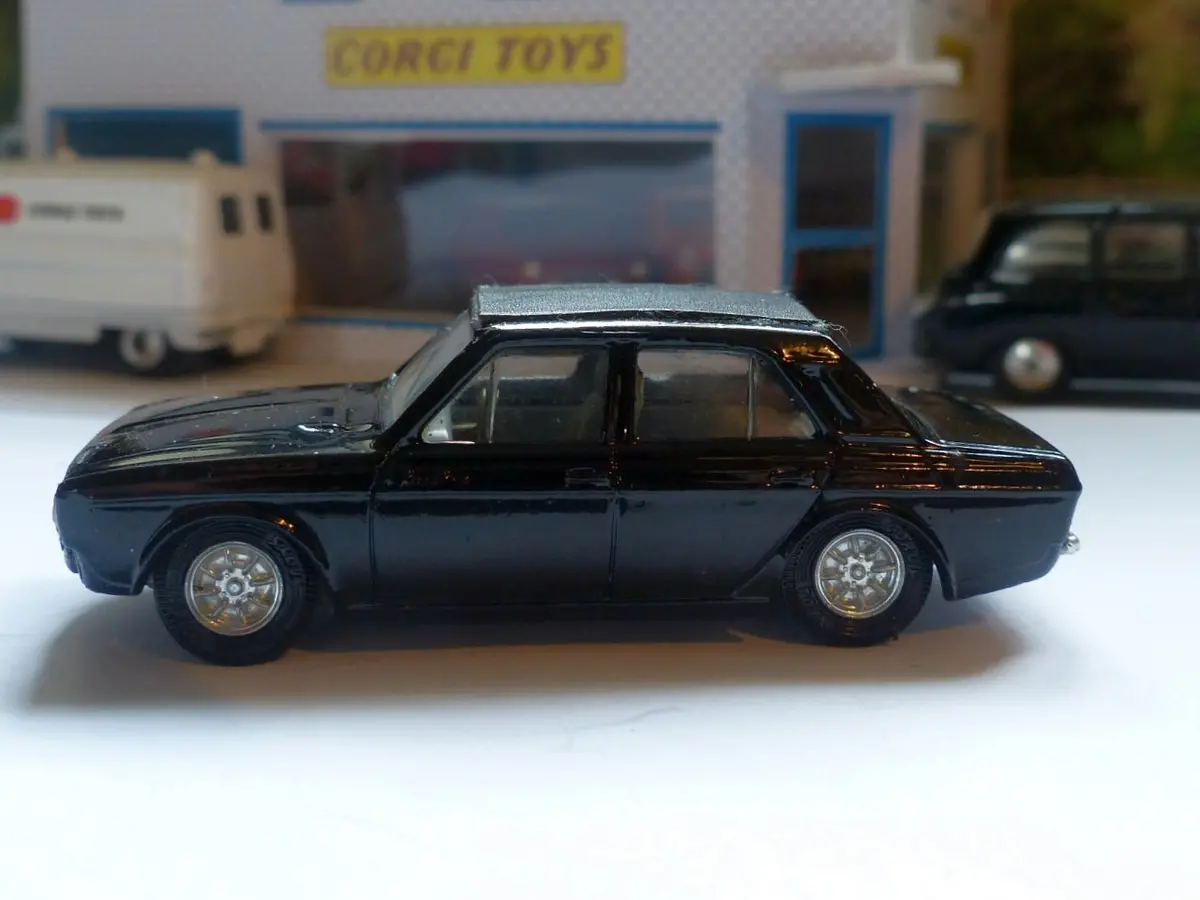 302 Hillman Hunter In Black (Rebuilt) 1