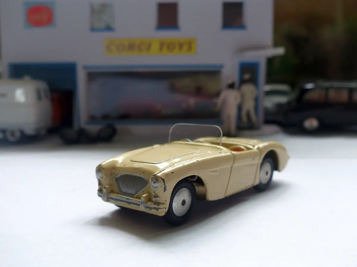 300 Austin Healey In Cream 2