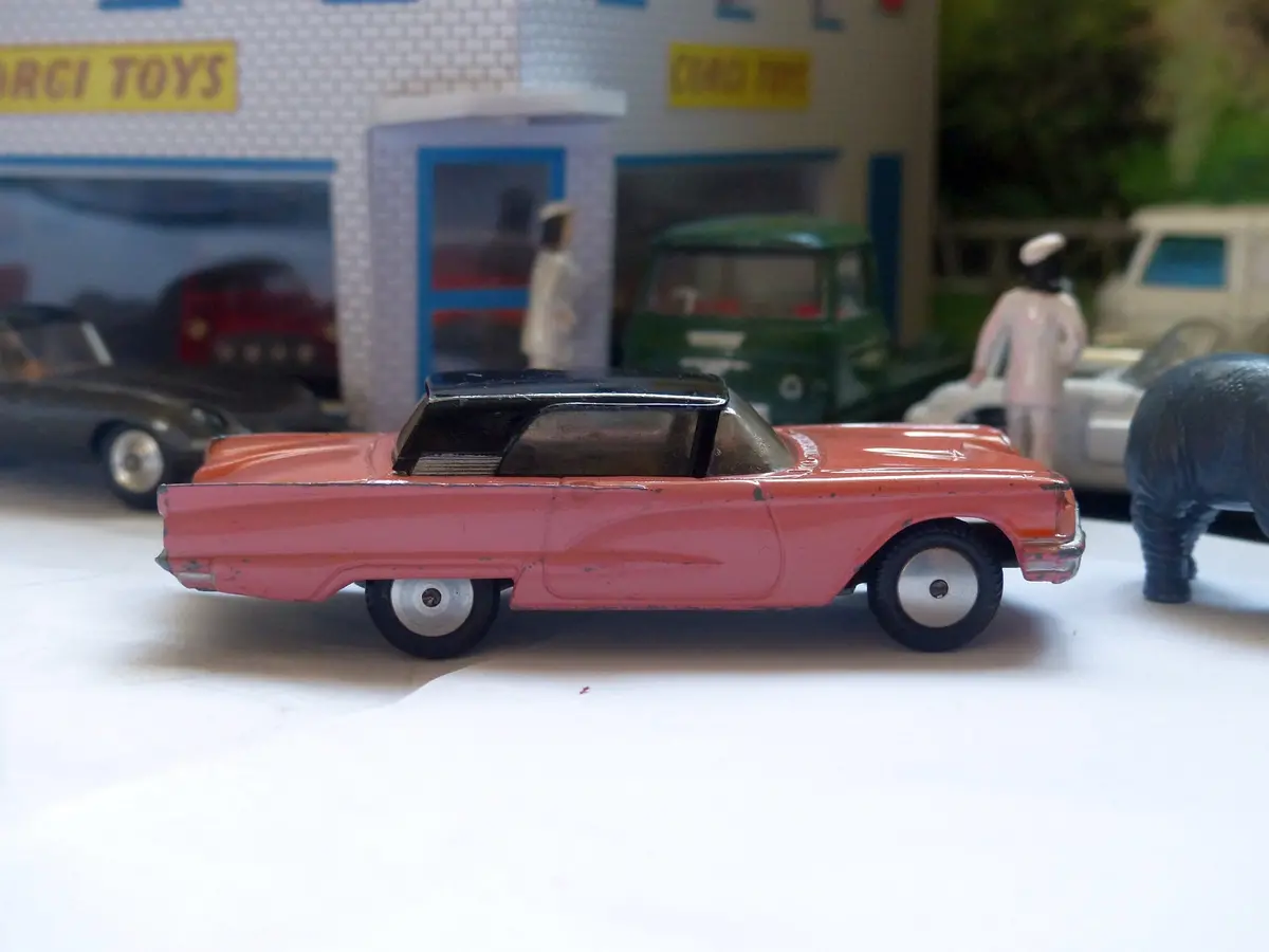214M Ford Thunderbird (1) 1