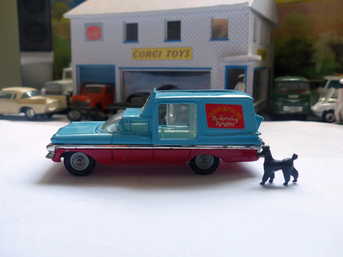 511 Chevrolet Chipperfields Circus Performing Poodles 1