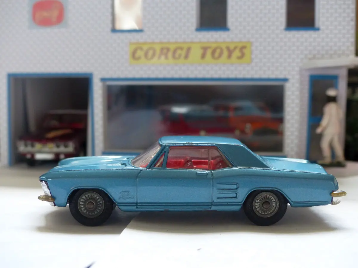 245 Buick Riviera In Turquoise Blue With Cast Wheels 1