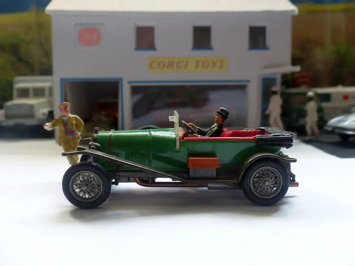 9004 The World Of Wooster Bentley 1927 3 Litre With Characters 1