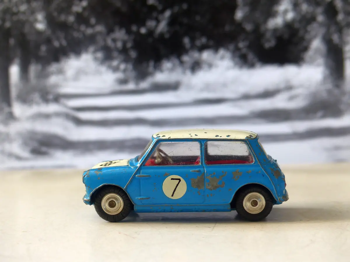 227 Morris Mini Cooper Blue / White, Red Interior (1) 1