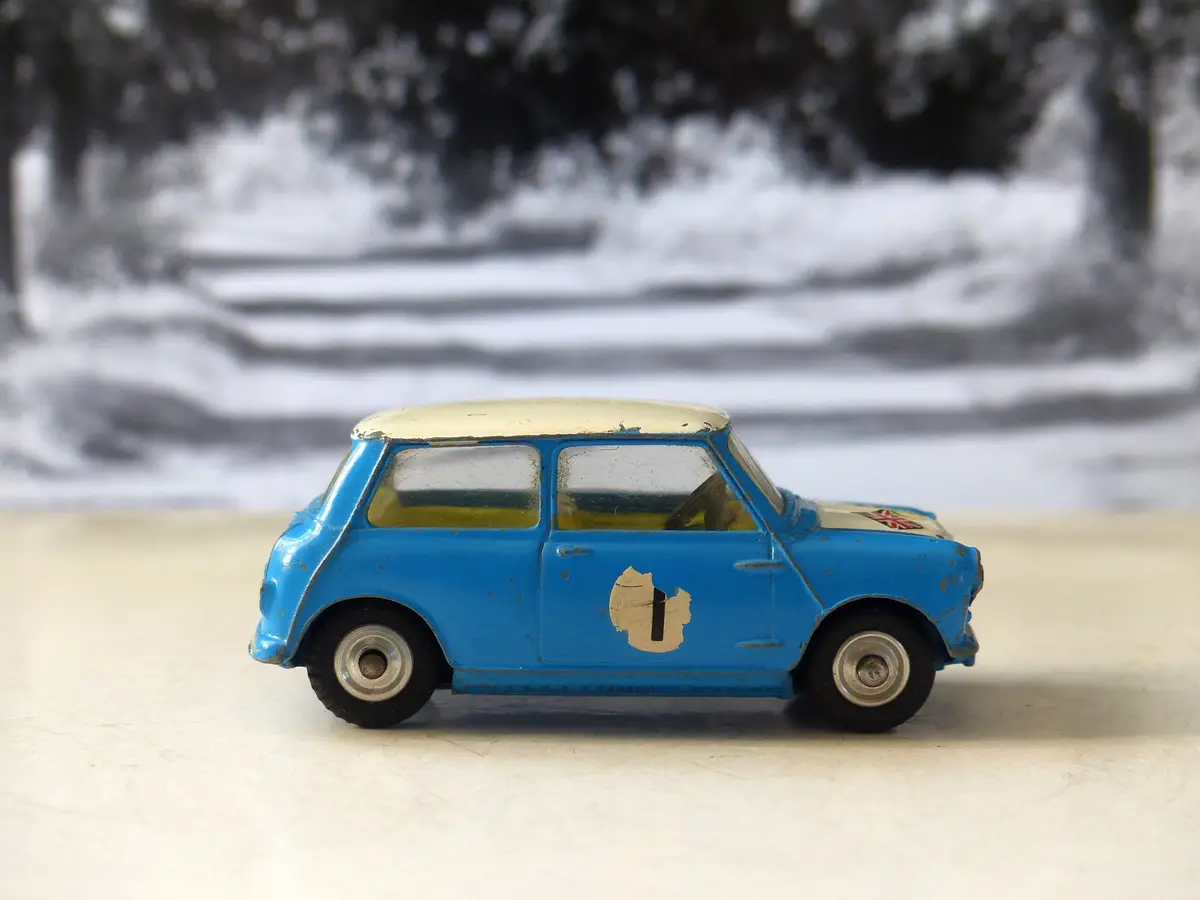 227 Morris Mini-Cooper In Blue / White, Scarce Version (5) 1