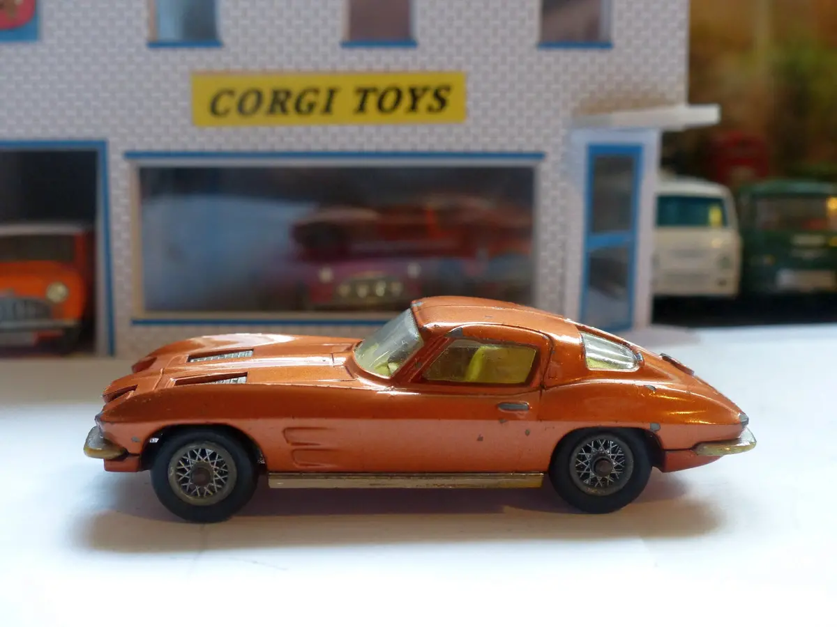 310 Chevrolet Corvette Sting Ray *In Bronze* 1