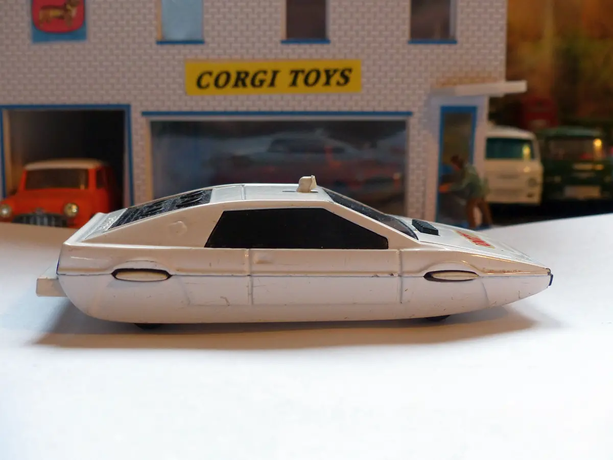 269 James Bond Lotus Esprit 1