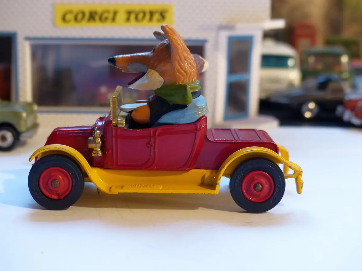 808 Basil Brush's Renault 1