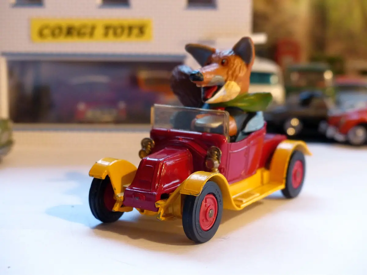 808 Basil Brush's Renault 2