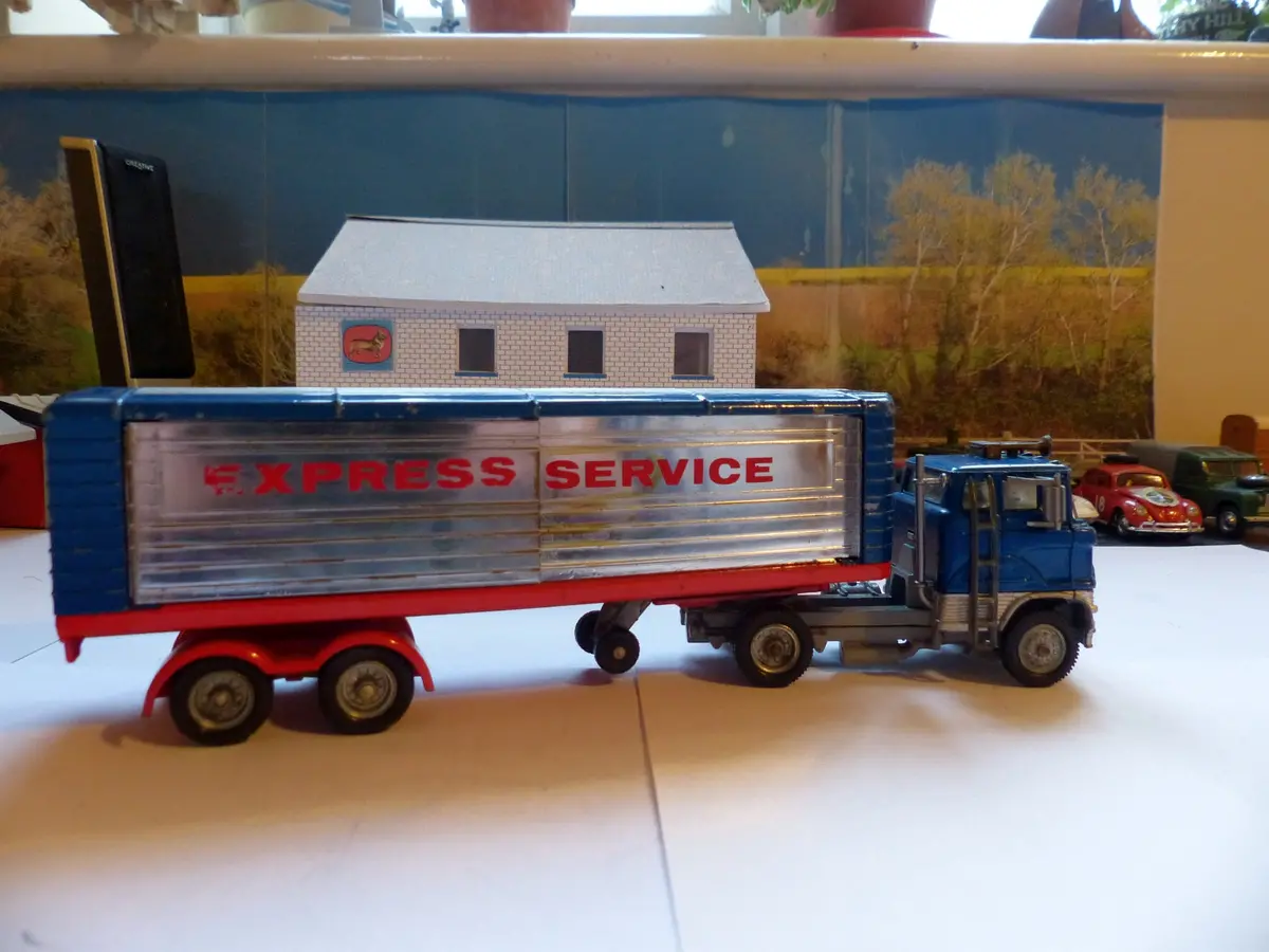 1137 Ford Truck And Trailer 'Express Service' 1