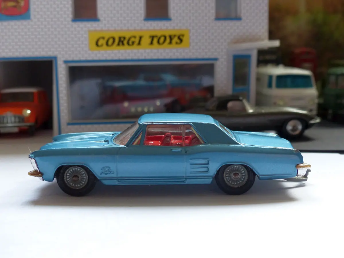 245 Buick Riviera In Metallic Blue With Cast Wheels 1