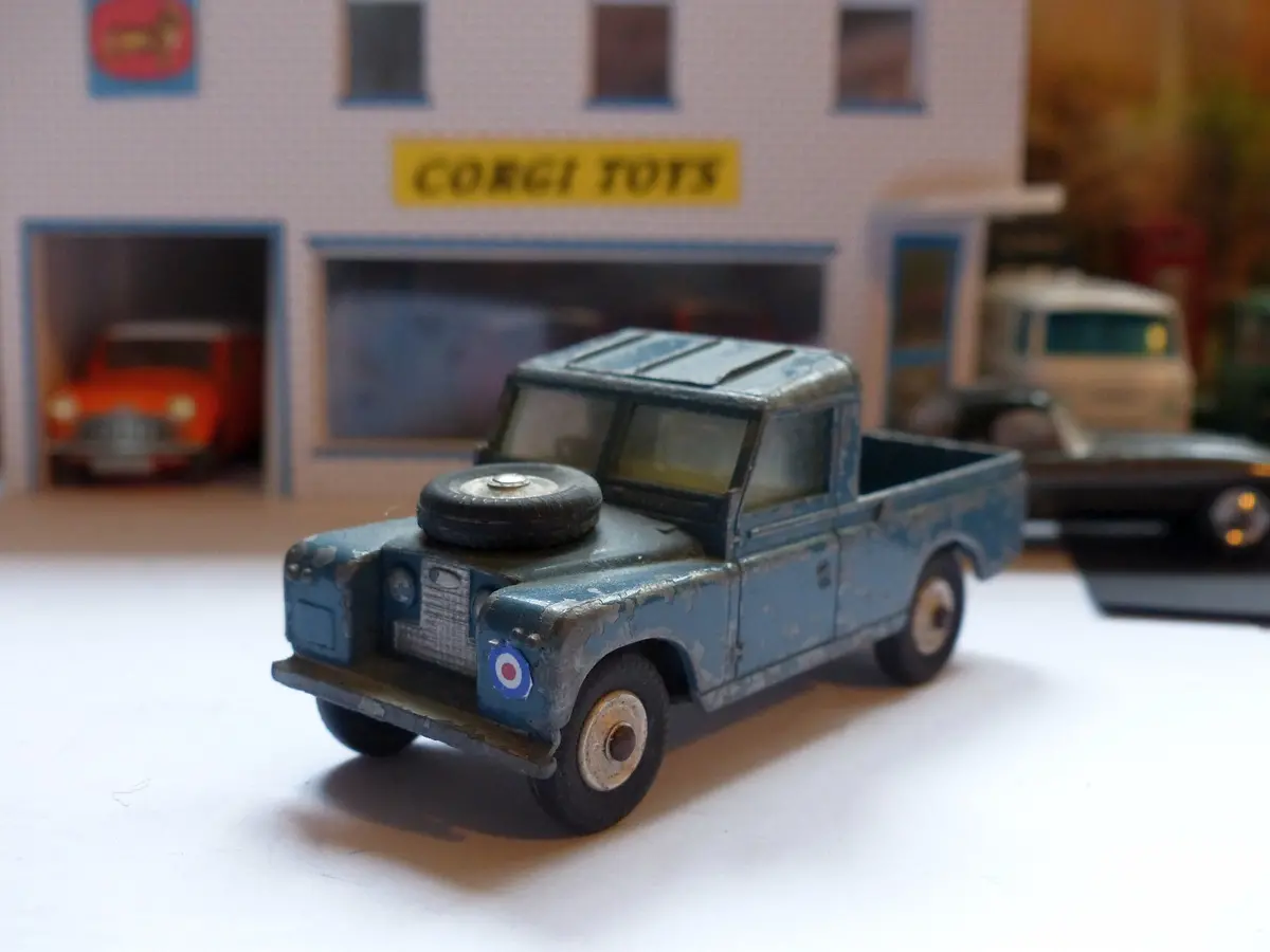 351S Raf Land Rover 1