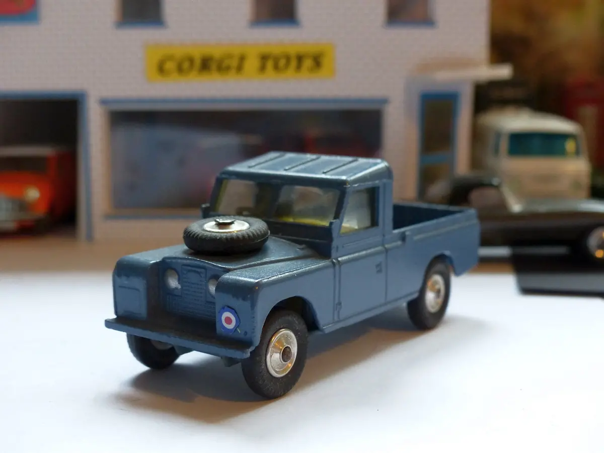 351S Raf Land Rover (Copy) 1